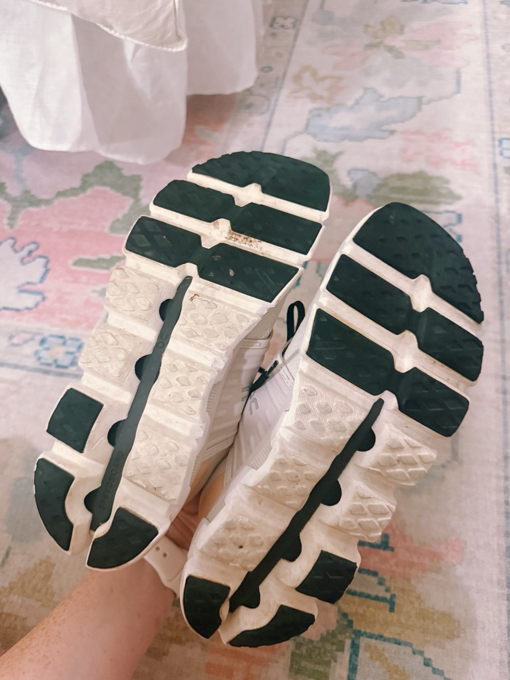 ON CLOUD CLOUDSWIFT RUNNING SHOES ☁️🩷 - Picture 4 of 6